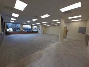 11-41 E Ash St, Lebanon, OR for lease Interior Photo- Image 1 of 8