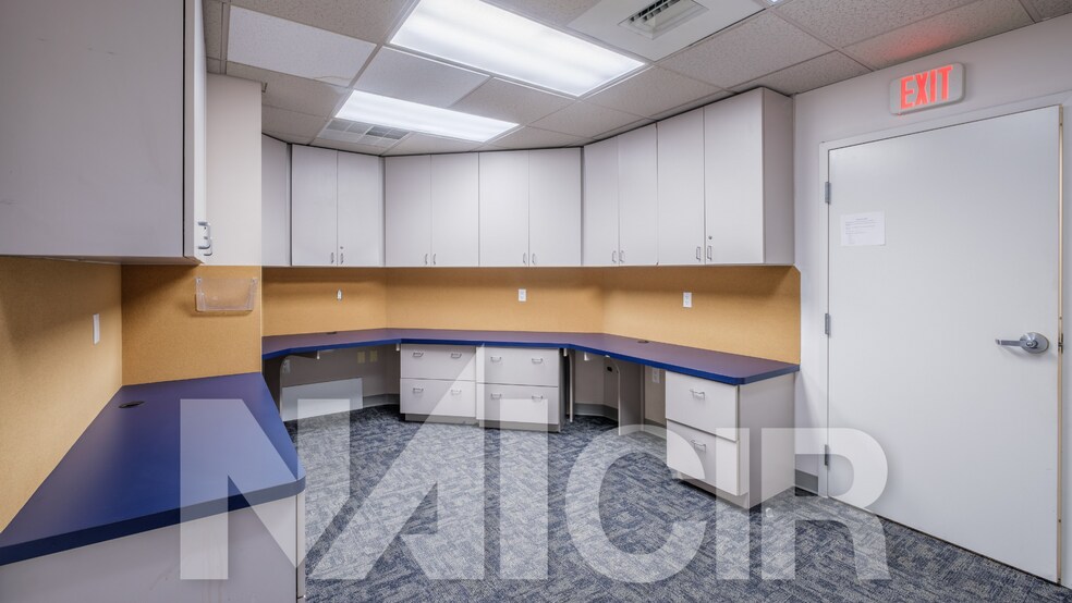 2626 N 3rd St, Harrisburg, PA for lease - Interior Photo - Image 2 of 12