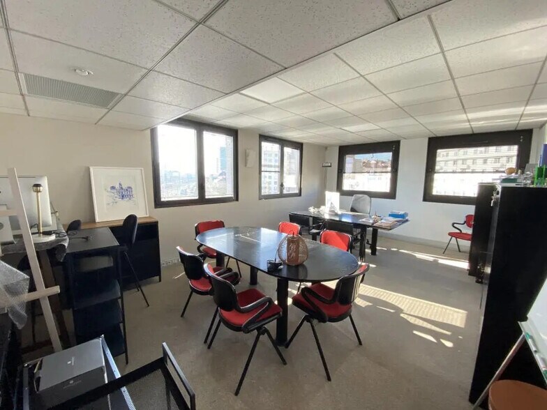 92 Cours Vitton, Lyon for lease - Interior Photo - Image 3 of 3