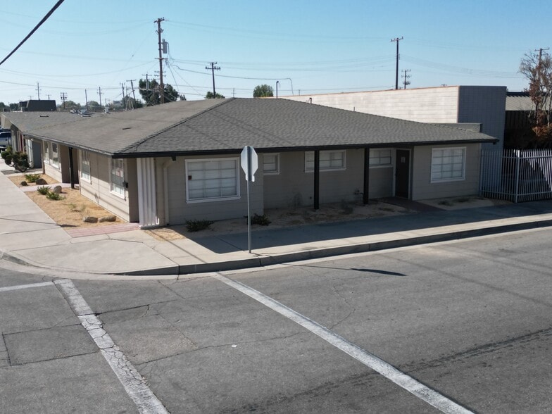 2731 H St, Bakersfield, CA for lease - Building Photo - Image 2 of 14