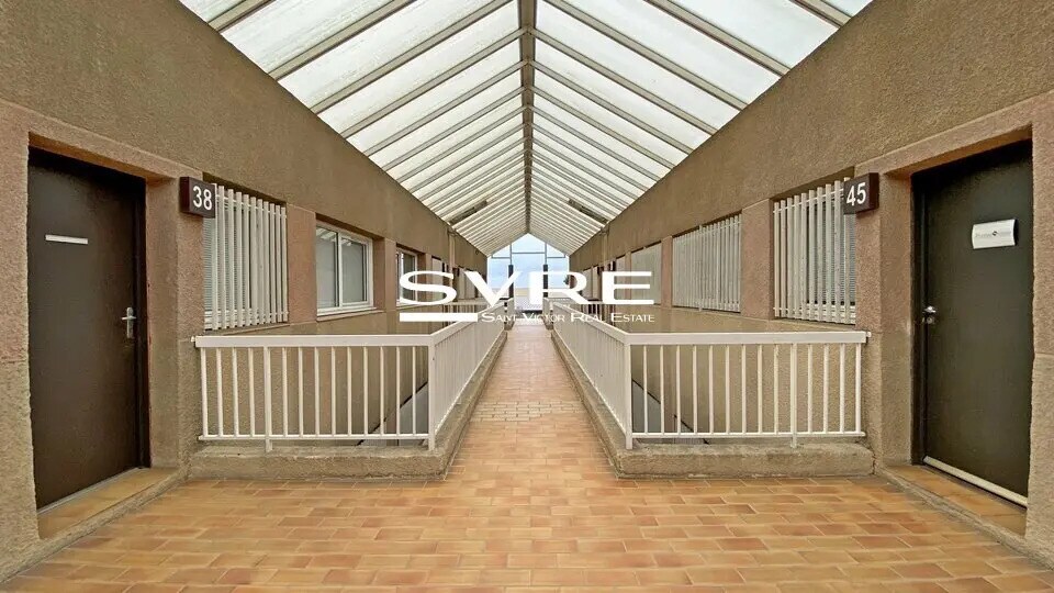 Office in Vitrolles for lease - Building Photo - Image 1 of 3