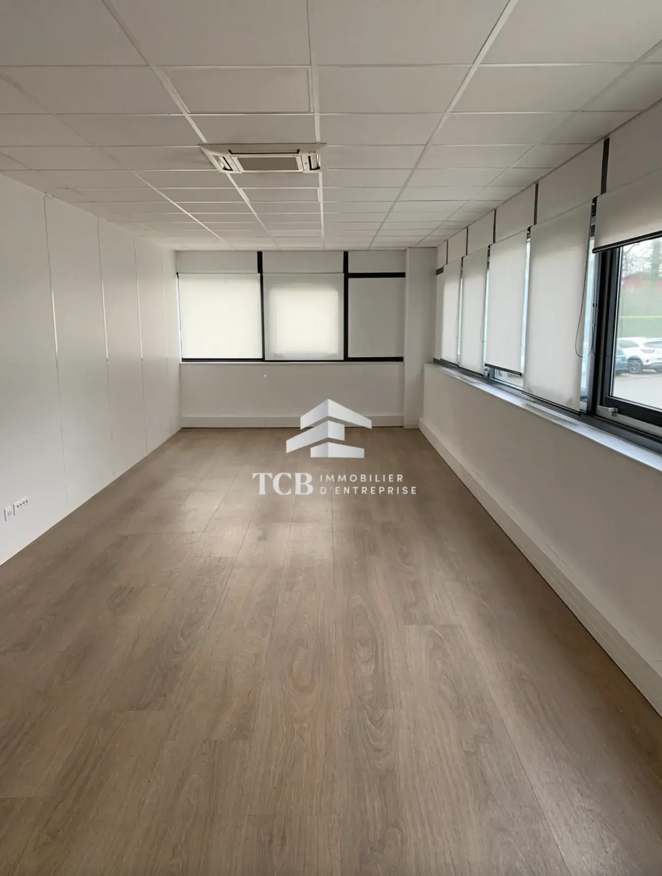 Office in Nantes for lease Interior Photo- Image 1 of 3