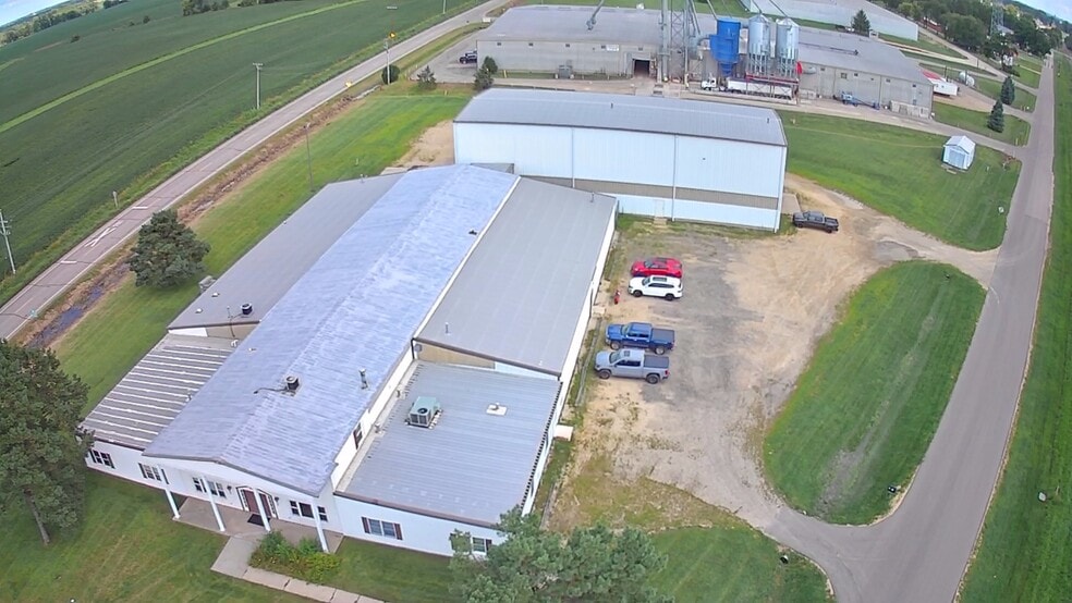 210 New Factory Rd, Sharon, WI for lease - Building Photo - Image 2 of 11