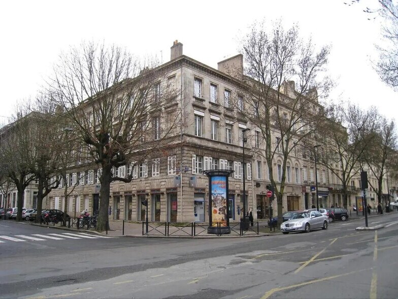 Office in Bordeaux for lease - Building Photo - Image 1 of 7