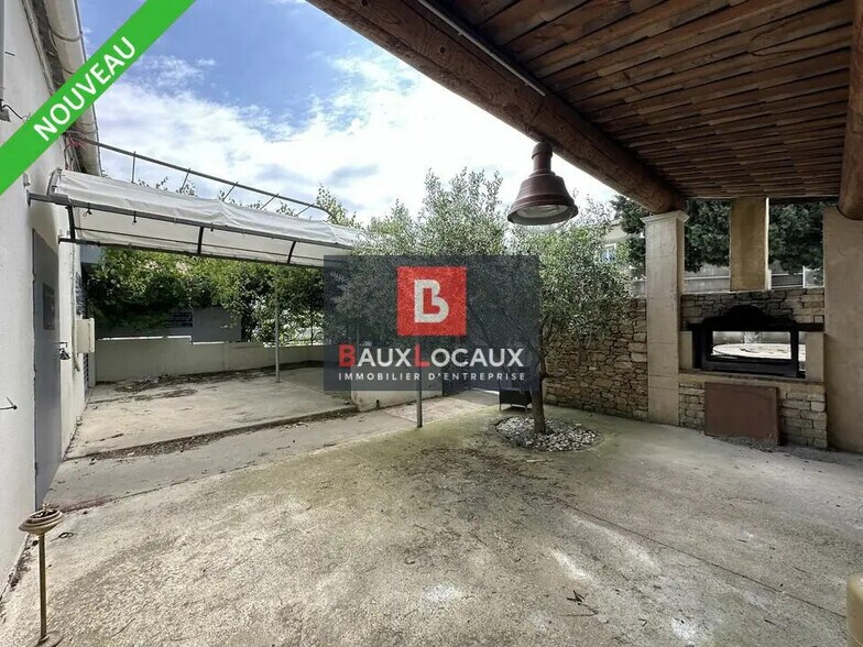 Retail in Le Pontet for lease - Building Photo - Image 1 of 10