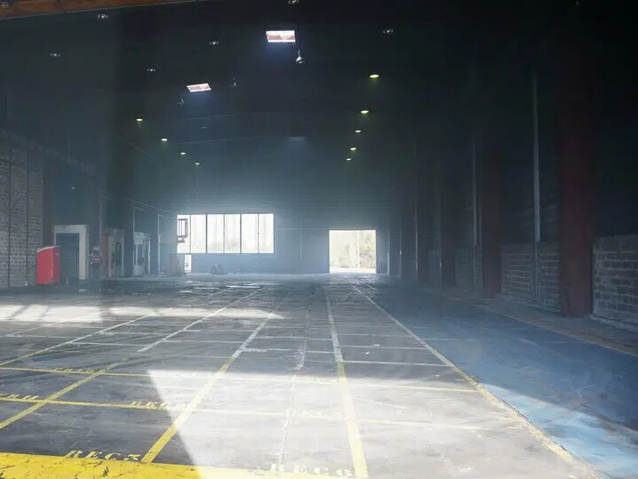 Industrial in Dreux for lease Interior Photo- Image 1 of 1