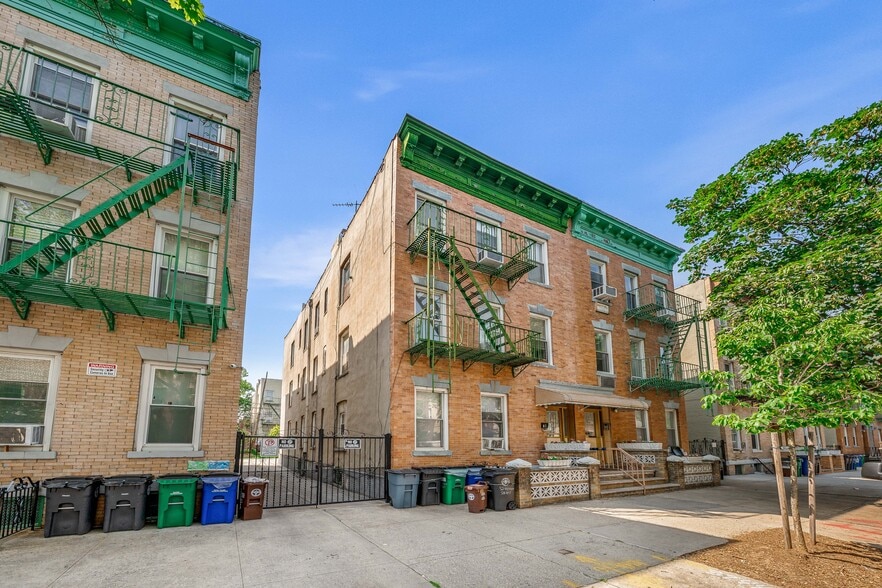 3234 44th St, Long Island City, NY for sale - Building Photo - Image 1 of 1