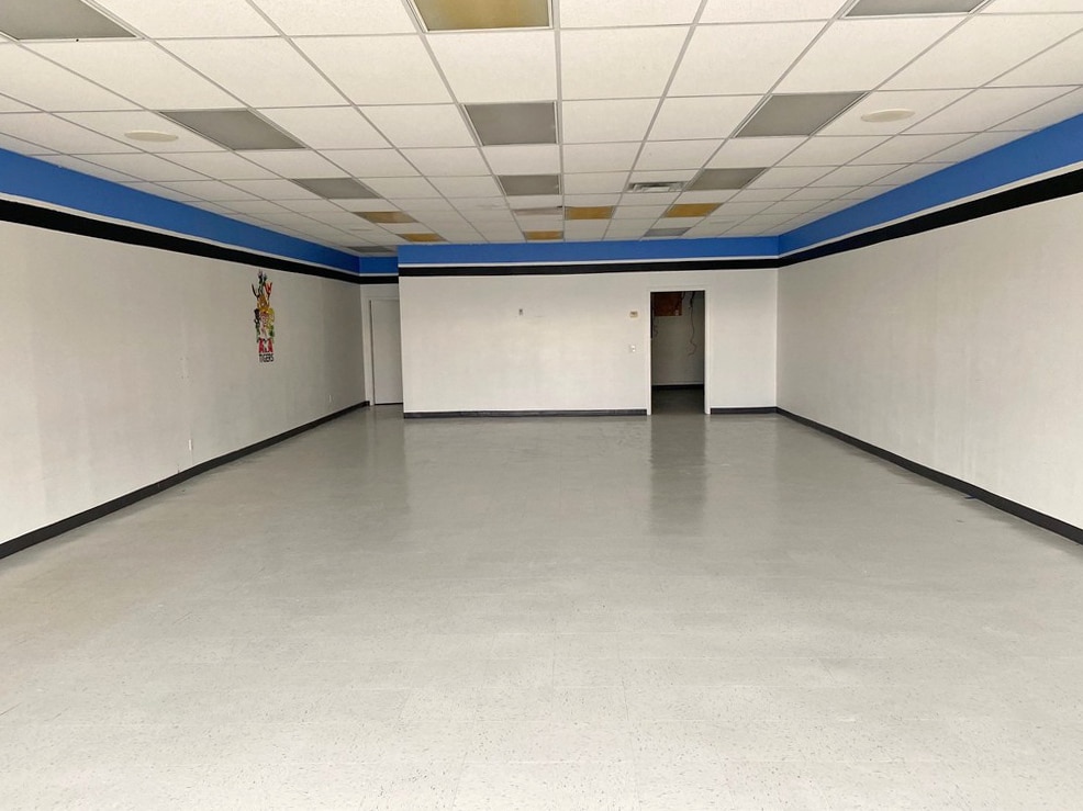 1312 Industrial Rd, Emporia, KS for lease Interior Photo- Image 1 of 1