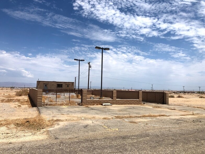 1972 Thomas R Cannell Rd, Thermal, CA for sale - Building Photo - Image 1 of 12