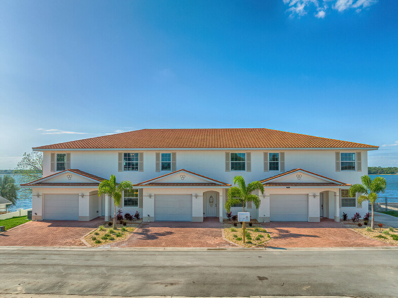 1900 Oasis Blvd, Sebring, FL for sale - Primary Photo - Image 1 of 1