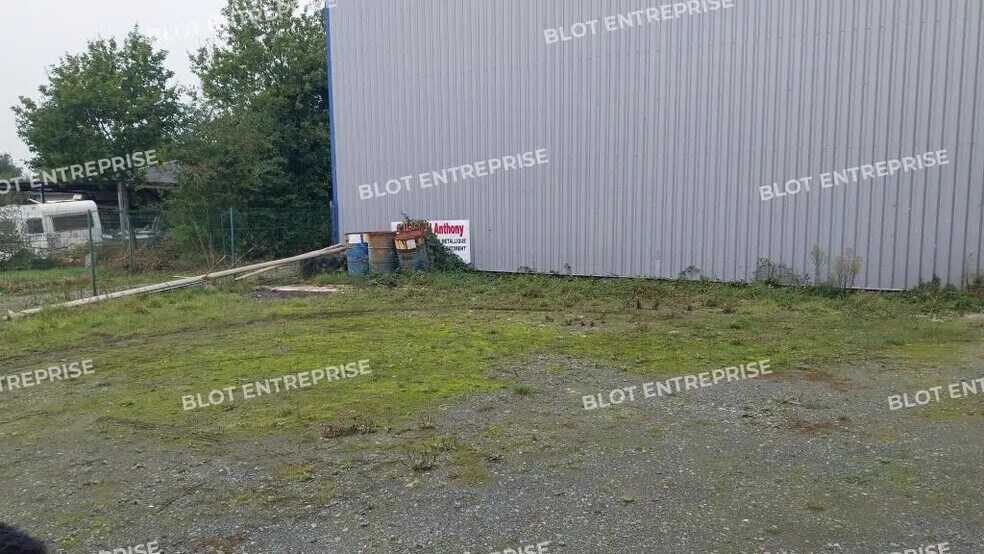 Flex in Saint-Alban for lease - Building Photo - Image 3 of 3