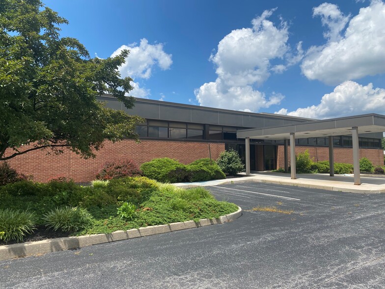 1891 Loucks Rd, York, PA for lease - Building Photo - Image 2 of 8