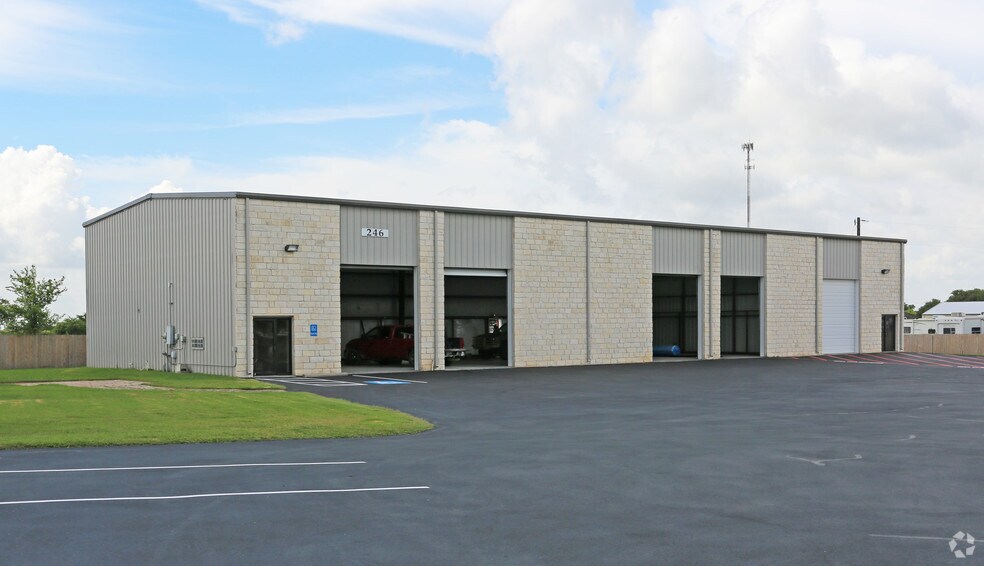 246 Weldon Johnston Way, Kyle, TX for sale - Primary Photo - Image 1 of 1