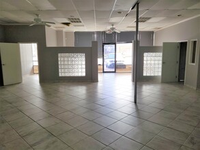 6005 Fairmont Pky, Pasadena, TX for lease Building Photo- Image 1 of 6