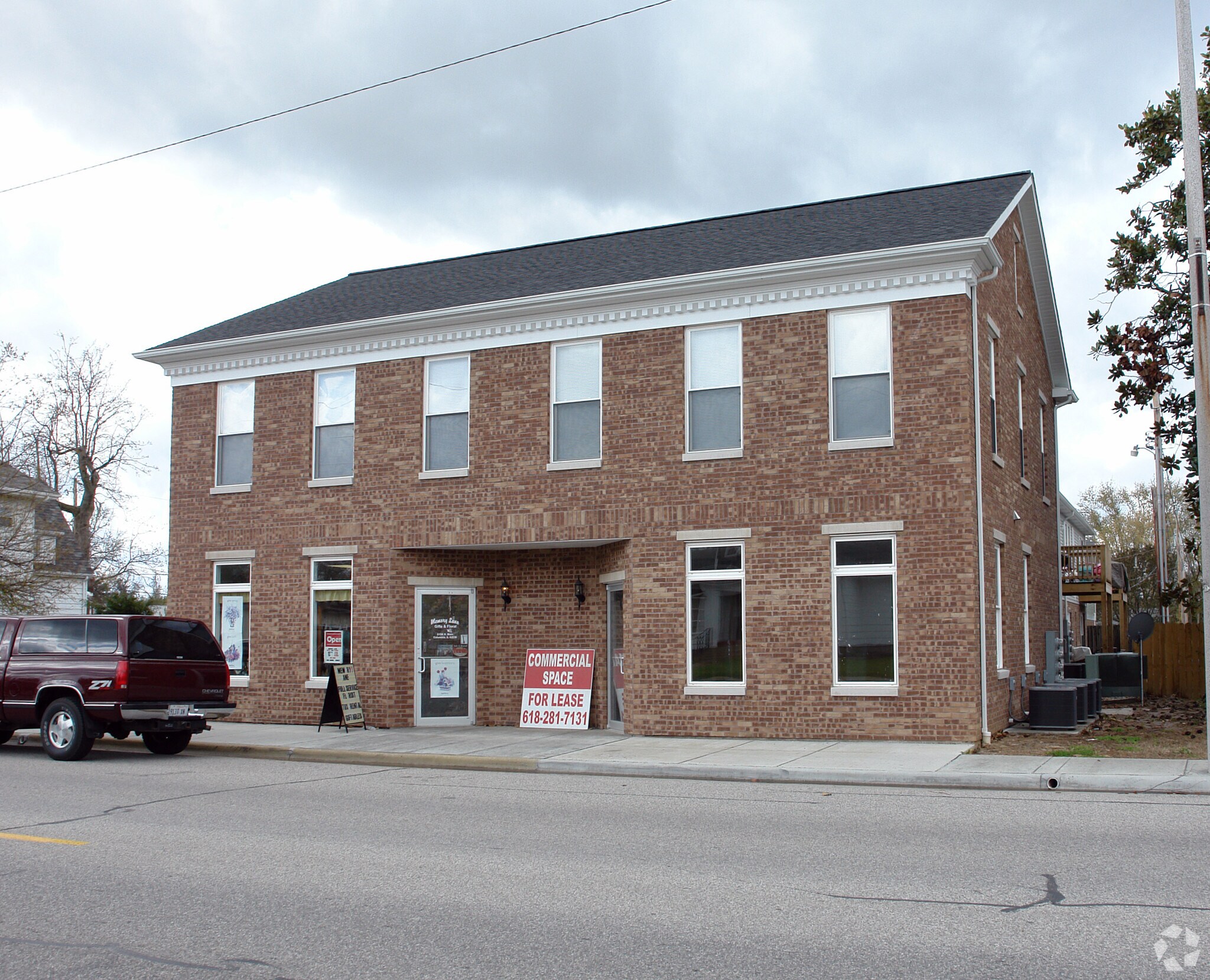 513 N Main St, Columbia, IL for sale Primary Photo- Image 1 of 1
