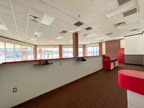 5959 NW Expressway St, Oklahoma City, OK for lease Interior Photo- Image 1 of 61