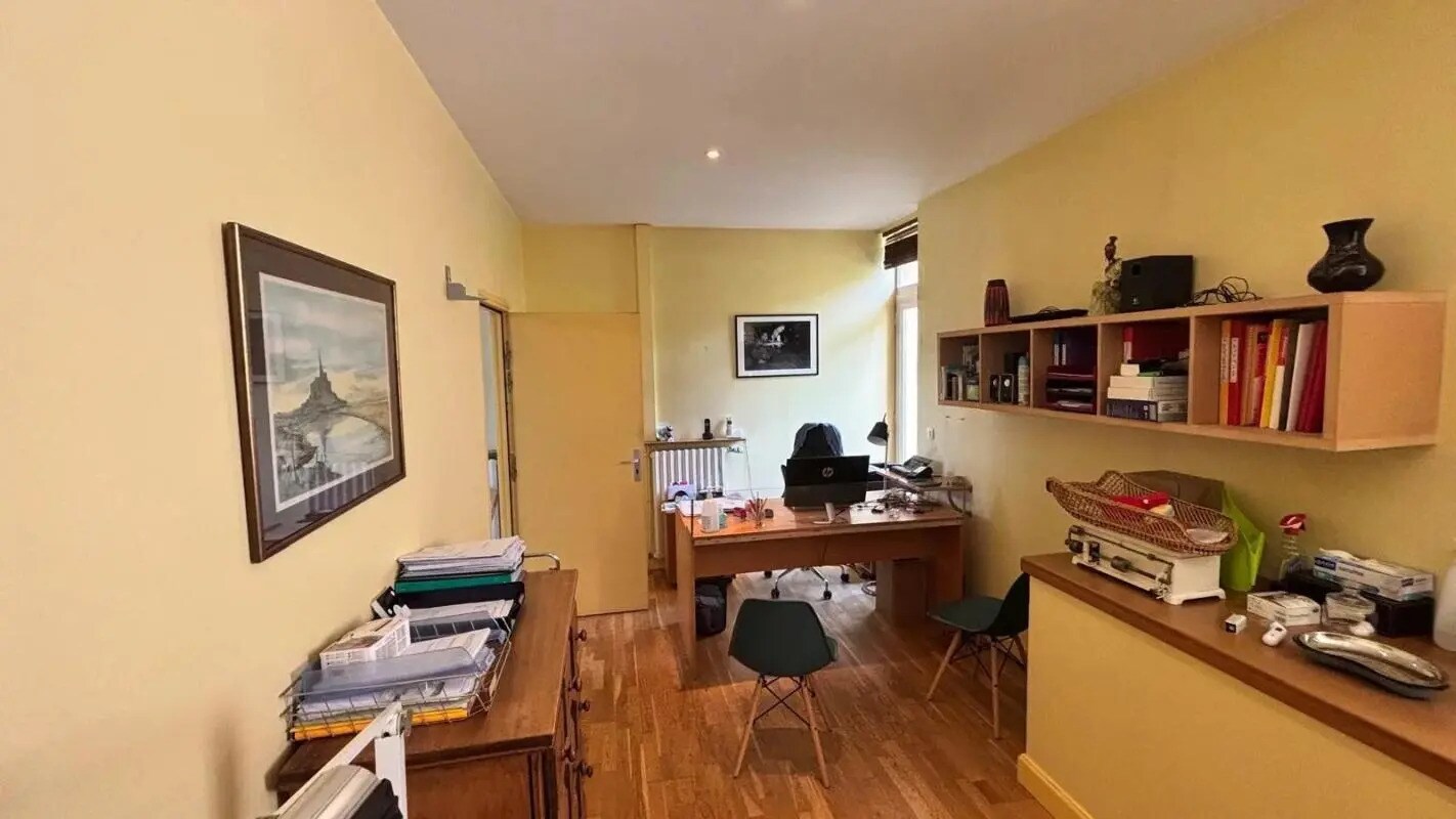 7 Rue Amedee Guenee, Dourdan for lease Building Photo- Image 1 of 9