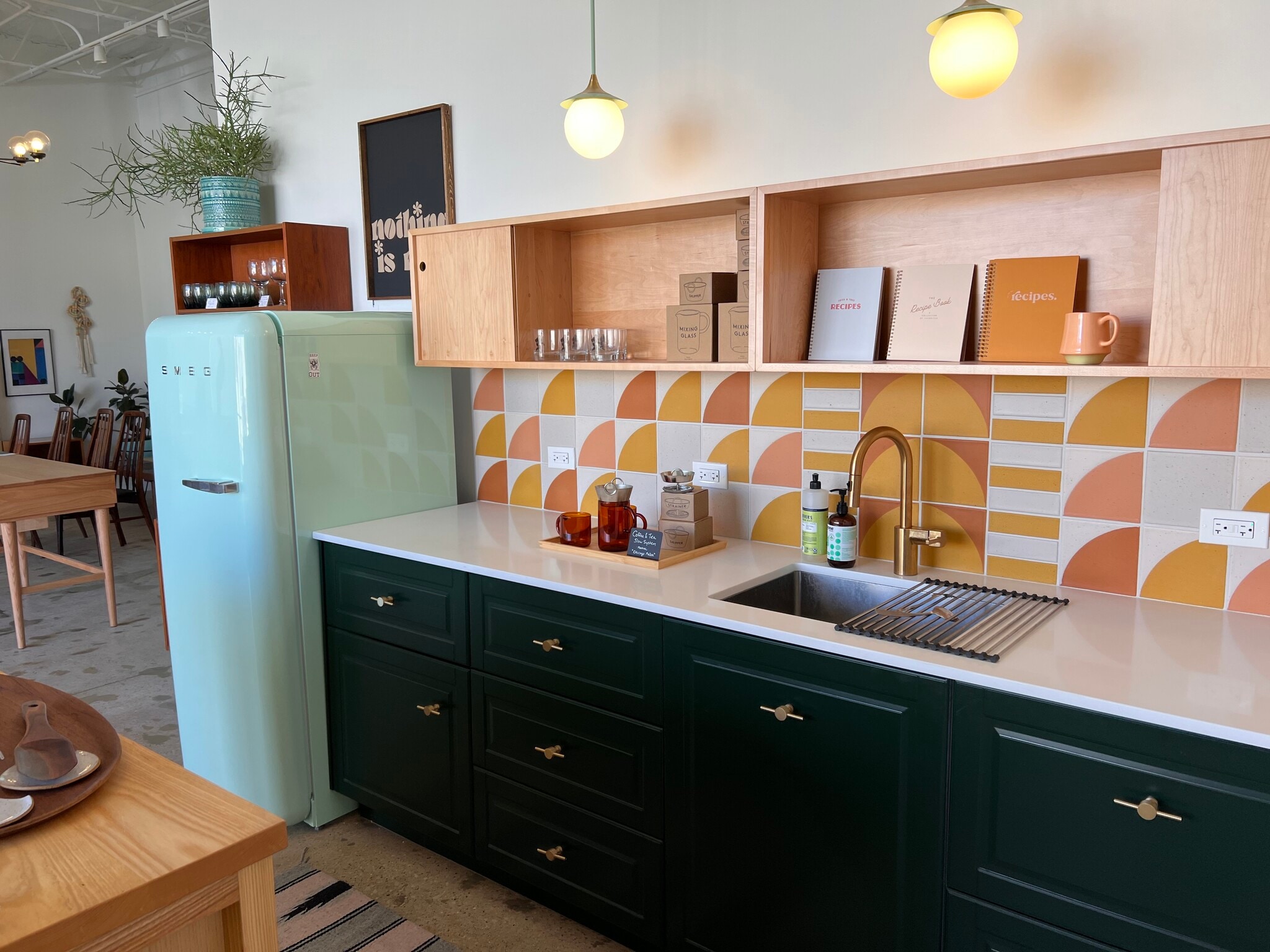 3256 W Bryn Mawr Ave, Chicago, IL for sale Interior Photo- Image 1 of 15