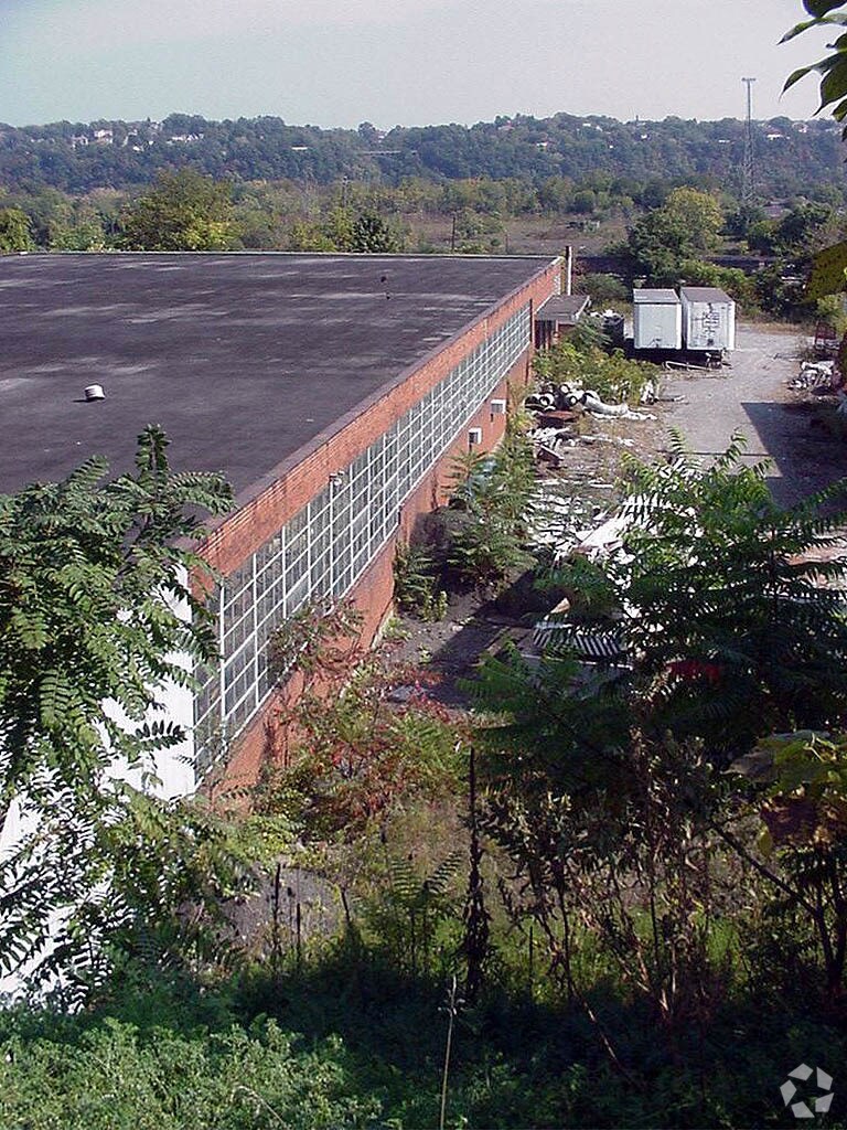 1320 Island Ave, Mckees Rocks, PA 15136