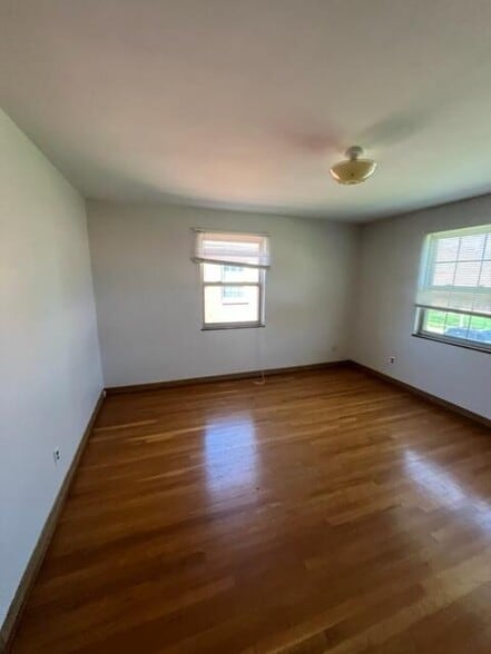 2009-2015 Harwitch Rd, Upper Arlington, OH for sale - Interior Photo - Image 2 of 7