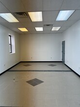 333 Chelsea Rd, Staten Island, NY for lease Interior Photo- Image 1 of 5