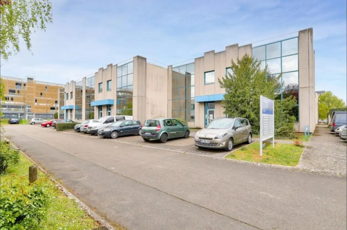 Flex in La Verrière for lease Building Photo- Image 1 of 33