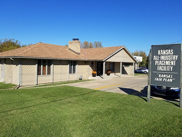 1115 SW Wanamaker Rd, Topeka, KS for sale Building Photo- Image 1 of 1