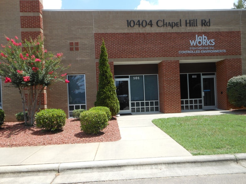 10404 Chapel Hill Rd, Morrisville, NC for lease - Building Photo - Image 1 of 10