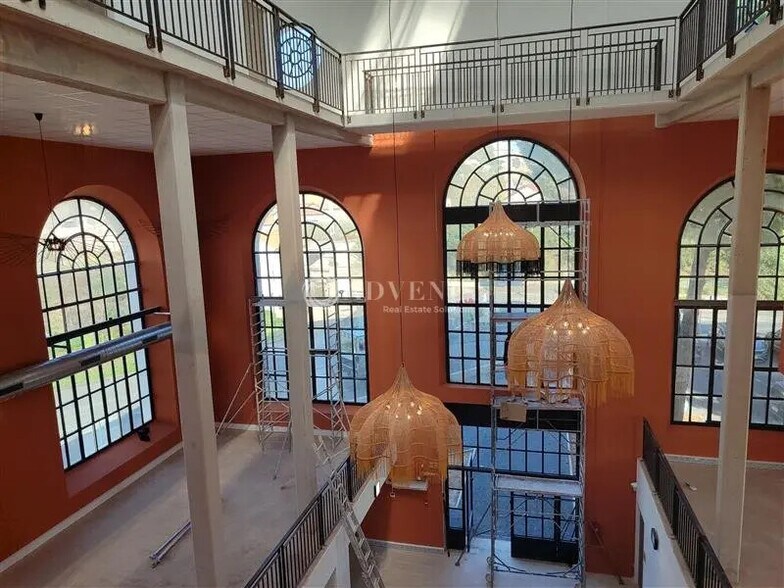 Office in Béziers for lease - Interior Photo - Image 2 of 8