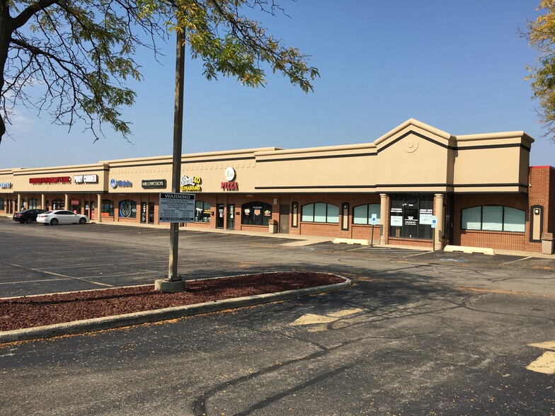 2150-2290 Ogden Ave, Aurora, IL 60504 - Foxmoor Center | LoopNet