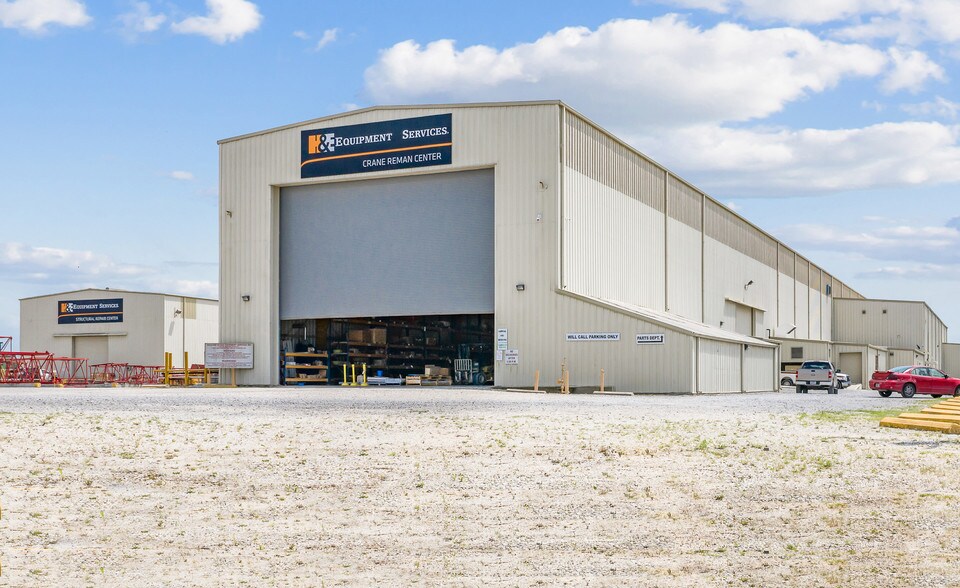 2617 Engineers Rd, Belle Chasse, LA 70037