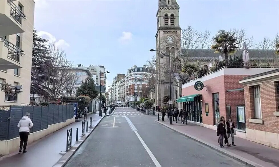 Retail in Saint-Mandé for lease - Building Photo - Image 2 of 4