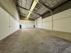 Flex in Eaubonne for lease Interior Photo- Image 1 of 5