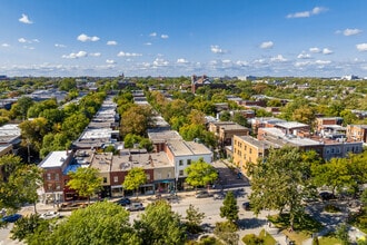 1887-1893 Av Du Mont-Royal E, Montréal, QC - AERIAL  map view