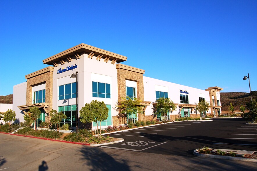 868 Patriot Dr, Moorpark, CA for sale - Building Photo - Image 1 of 3