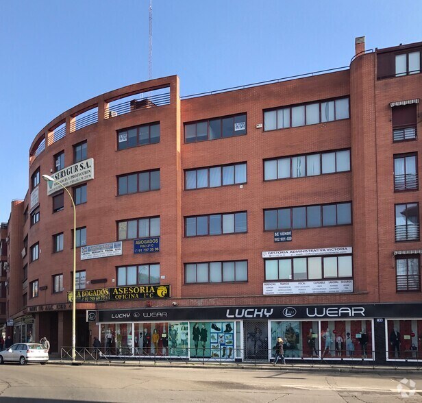 Calle Alcocer, 47, Madrid, Madrid for lease - Building Photo - Image 2 of 2