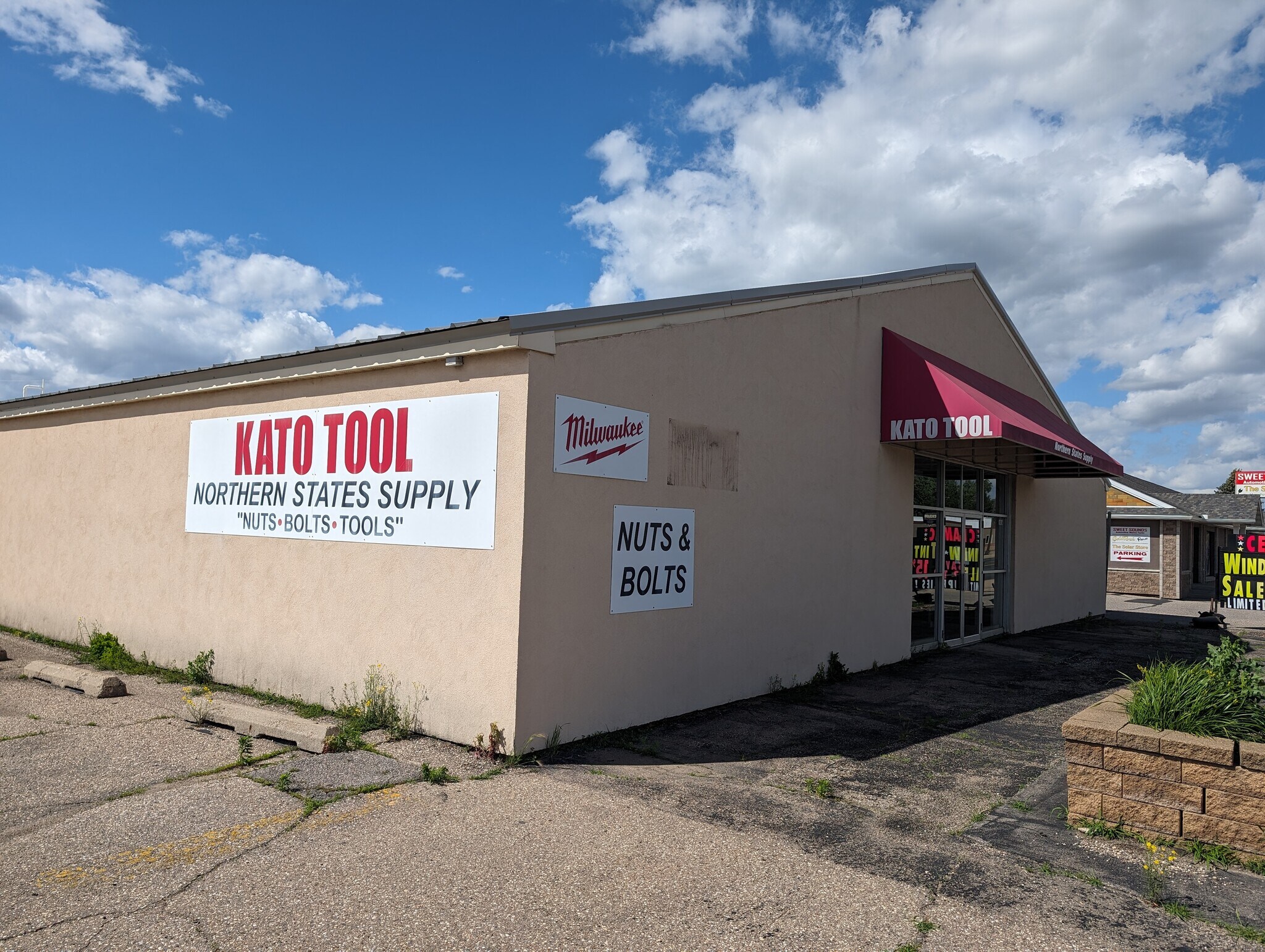 1416 N Riverfront Dr, Mankato, MN for lease Building Photo- Image 1 of 10