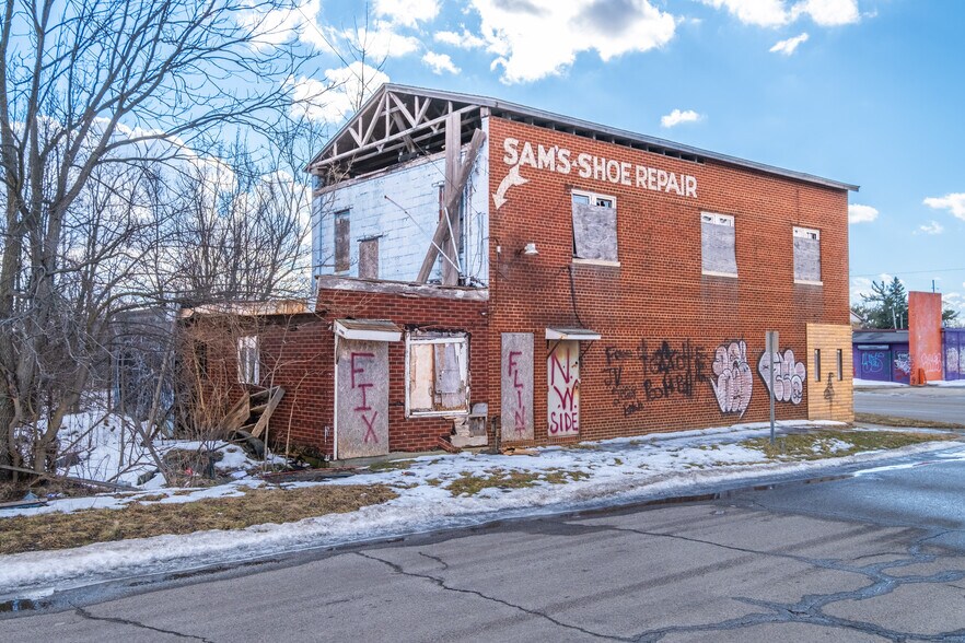 6924 N Saginaw St, Flint, MI for sale - Primary Photo - Image 1 of 1