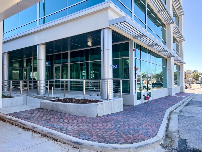400 W Davis St, Conroe, TX 77301 - Retail for Lease | LoopNet - Office Depot West Davis Street Conroe Tx