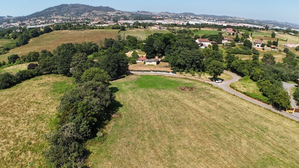 Land in Llanera, Asturias for sale - Aerial - Image 2 of 7