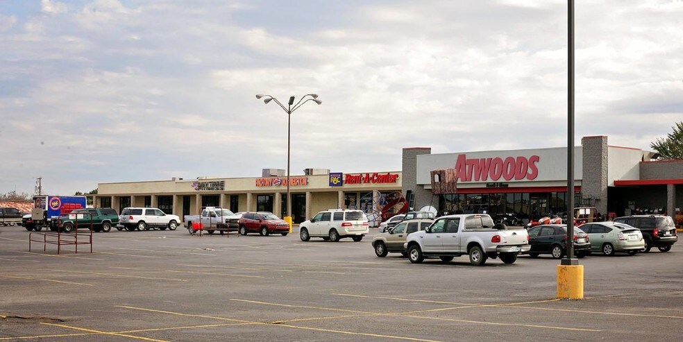 1741-1749 S Muskogee Ave, Tahlequah, OK for sale - Primary Photo - Image 1 of 1
