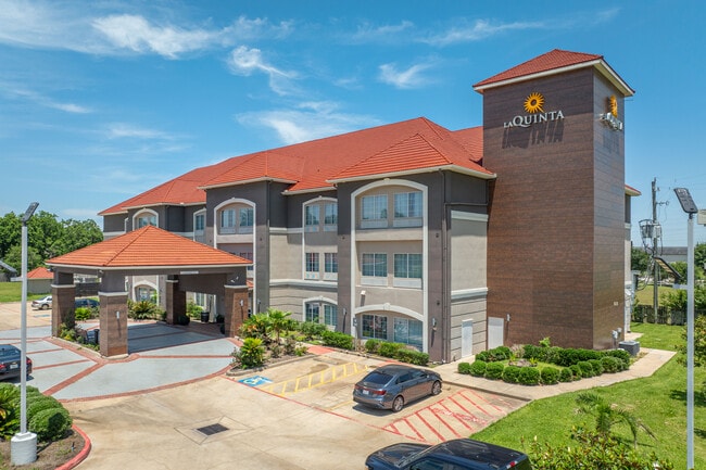 More details for La Quinta Inn & Suites Rosenberg – Hospitality for Sale, Rosenberg, TX