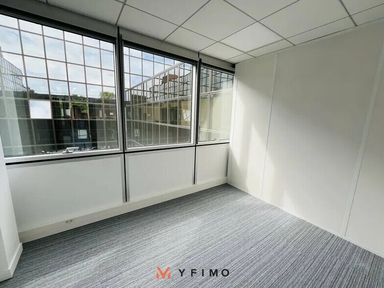 Office in Meudon for lease - Interior Photo - Image 3 of 5