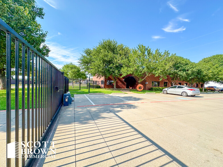 204 Cardinal Dr, Denton, TX for lease - Building Photo - Image 3 of 13