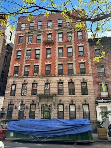 240 E 9th St, New York, NY for sale - Building Photo - Image 1 of 6