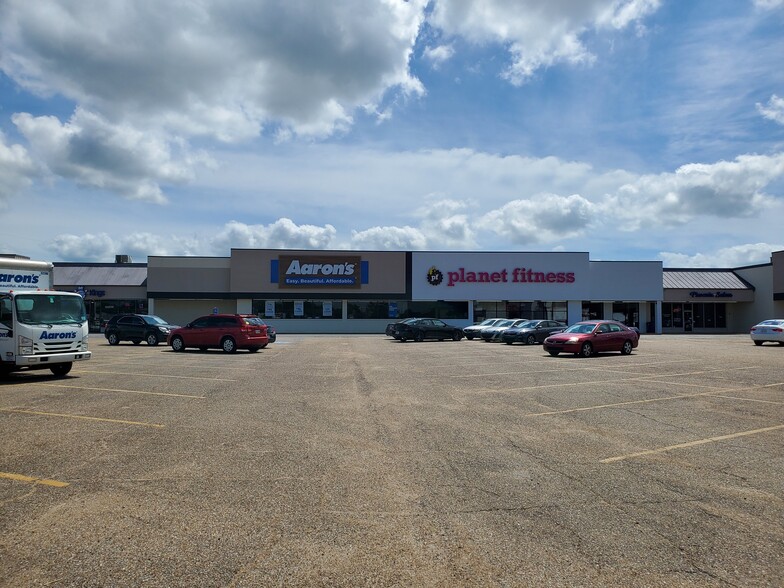 2000-2016 N Parkerson Ave, Crowley, LA for lease - Building Photo - Image 2 of 4