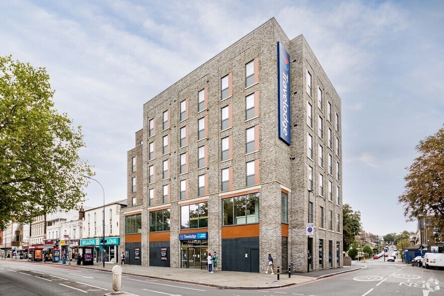 223-227 Lewisham High St, London for sale - Primary Photo - Image 1 of 1