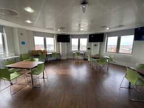 St. Marks Hl, Surbiton for lease Interior Photo- Image 2 of 7