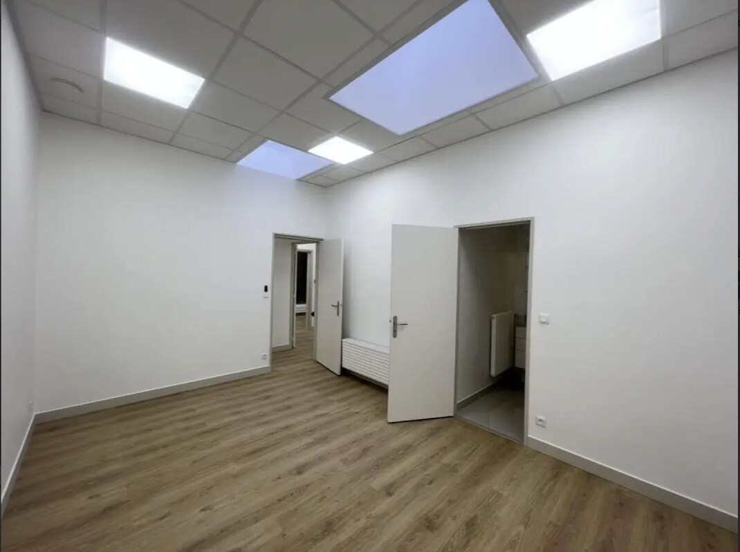 57 Rue De La Convention, Paris for lease Interior Photo- Image 1 of 5