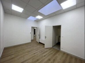 57 Rue De La Convention, Paris for lease Interior Photo- Image 1 of 5
